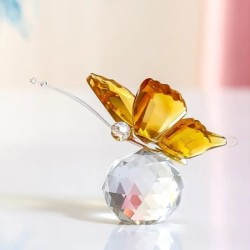 Farfalla Gialla in Cristallo su Sfera Trasparente 6x7cm Bomboniera Luminosa e Unica